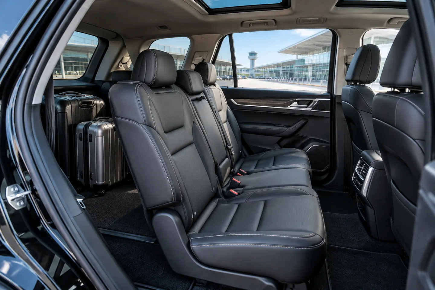 Illustration of vehicle seating and luggage for planning a private airport transfer